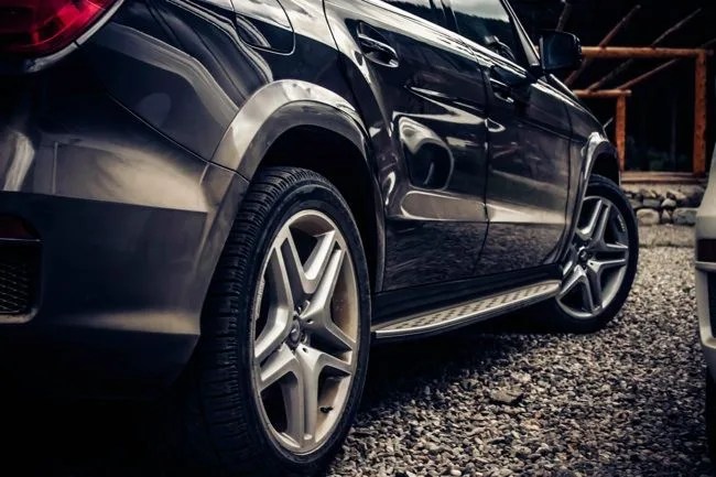 behind-the-wheel-2013-mercedes-benz-gl-gear-patrol-16
