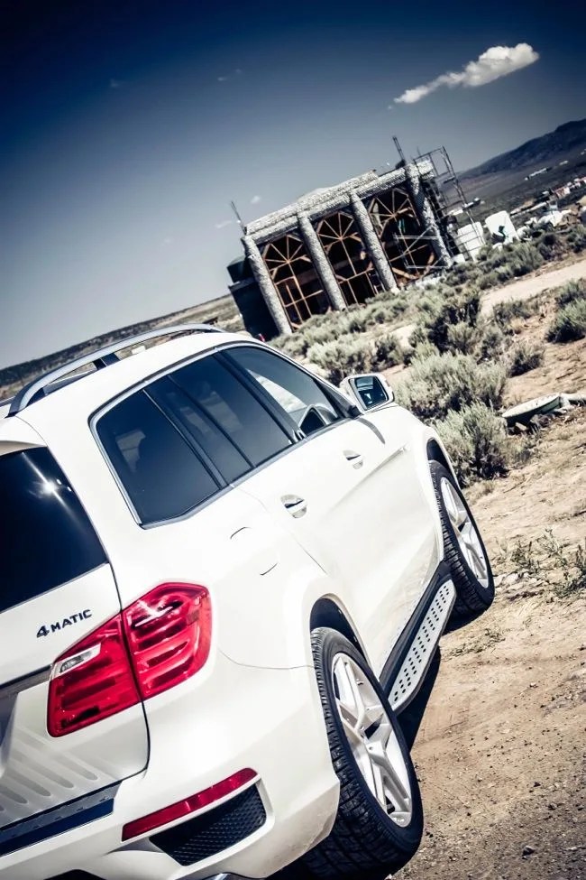 behind-the-wheel-2013-mercedes-benz-gl-gear-patrol-18