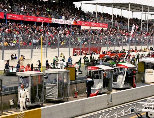 Le-Mans-Pit-Line-Gear-Patrol-BB