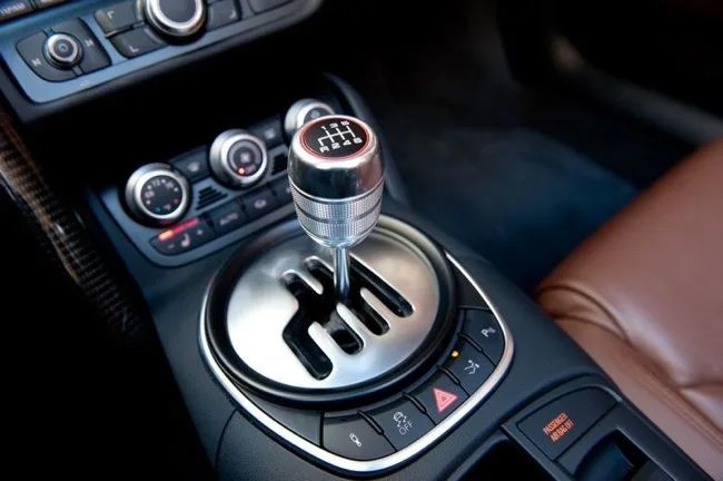 audi-r8-v10-spyder-gear-patrol-15R8