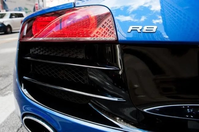 audi-r8-v10-spyder-gear-patrol-17R8