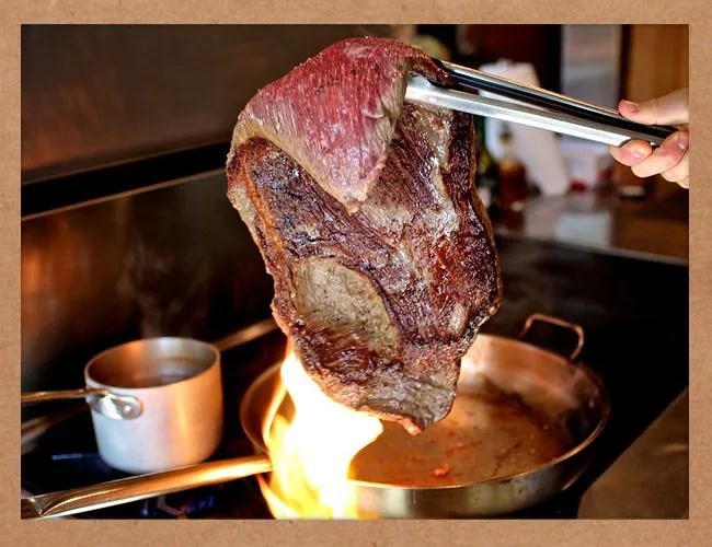 how-to-braise-brisket-searing-gear-patrol