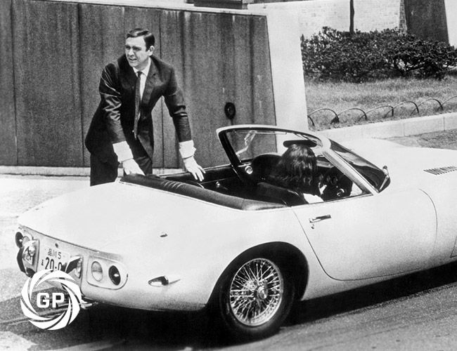 toyota-2000gt-james-bond-gear-patrol