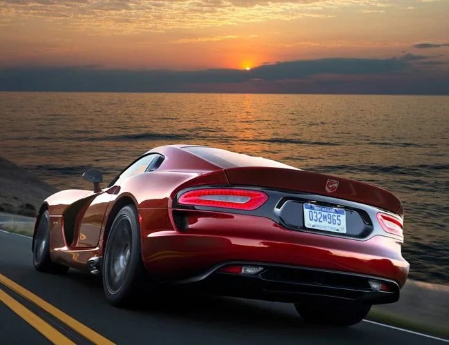 Dodge-SRT-Viper-2013-Gear-Patrol
