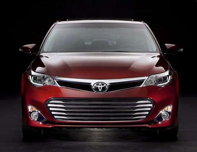 2013-toyota-avalon-gear-patrol