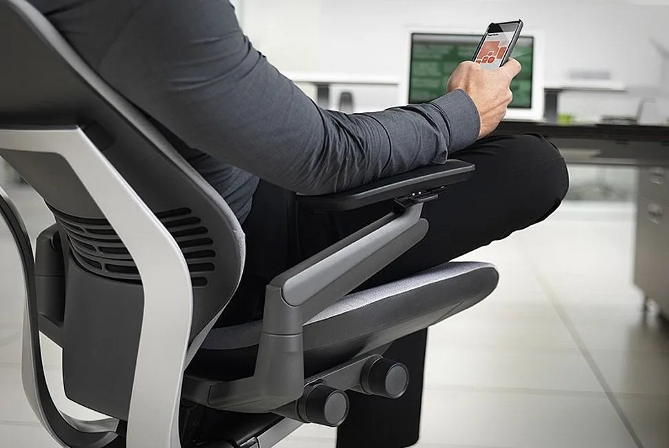 steelcase-gesture-chair-gear-patrol-full