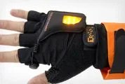 Doppelganger-Turn-Signal-Gloves-gear-patrol-tig