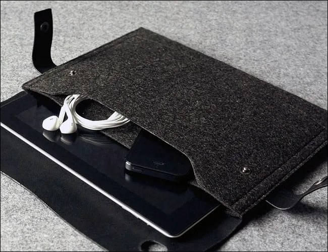 Charbonize-Leather-and-Felt-iPad-Case-Gear-Patrol