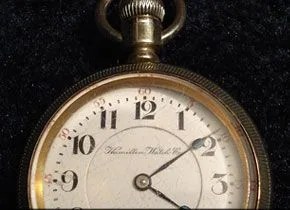 sidebar-hamilton-railroad-pocketwatch-992-gear-patrol
