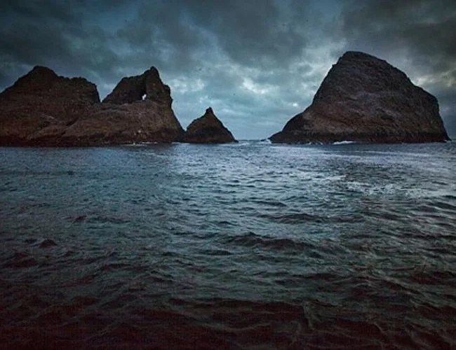 Farallon-Islands-to-Golden-Gate-Bridge-10-most-challenging-open-water-swims-gear-patrol