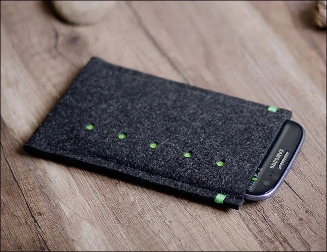 Phocket-Dotted-Anthracite-Felt-Samsung-Galaxy-S4-Cases