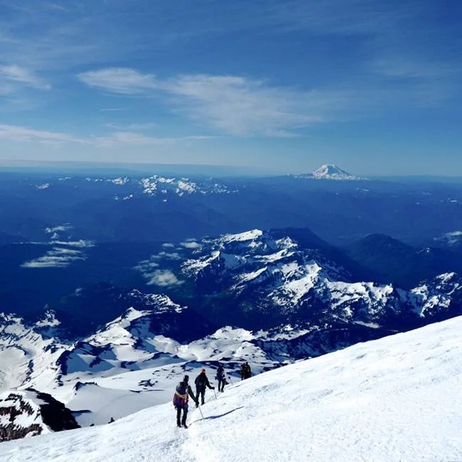 climbing-the-volcano-mt-rainier-gear-patrol-ambiance