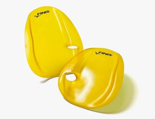 swimming-laps-gear-patrol-fins