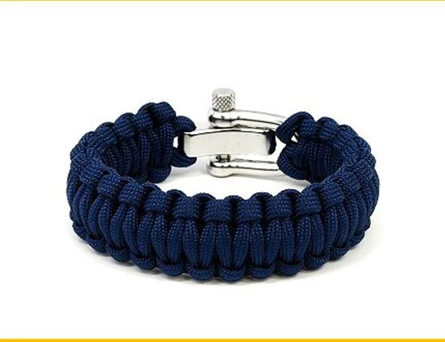 survival-straps-paracord-gear-patrol