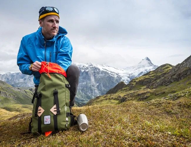 Topo-Howler-Brothers-Klettersack-Gear-Patrol-Ambiance