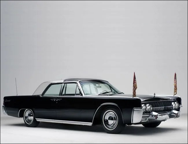 1961-Lincoln-Continental-Gear-Patrol-Ambiance-1