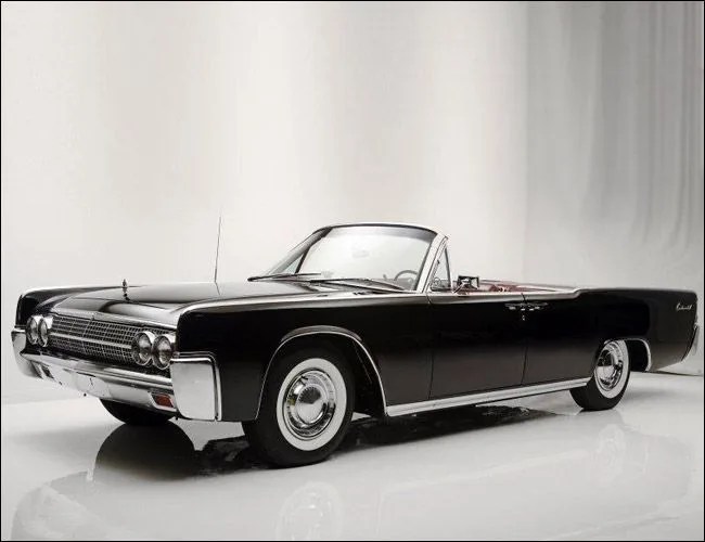 1961-Lincoln-Continental-Gear-Patrol-Ambiance-3