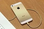 Gold-Lightning-Sync-Cable-Gear-Patrol