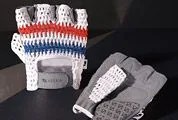 Veeka-Biking-Gloves-Gear-Patrol
