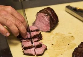 Cooking-Sous-Vide-With-a-Master-Gear-Patrol-ambiance