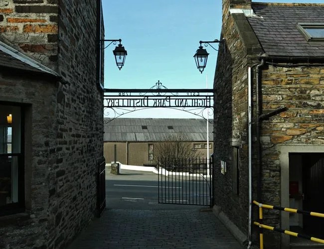 highland-park-distillery-tour-gear-patrol-final