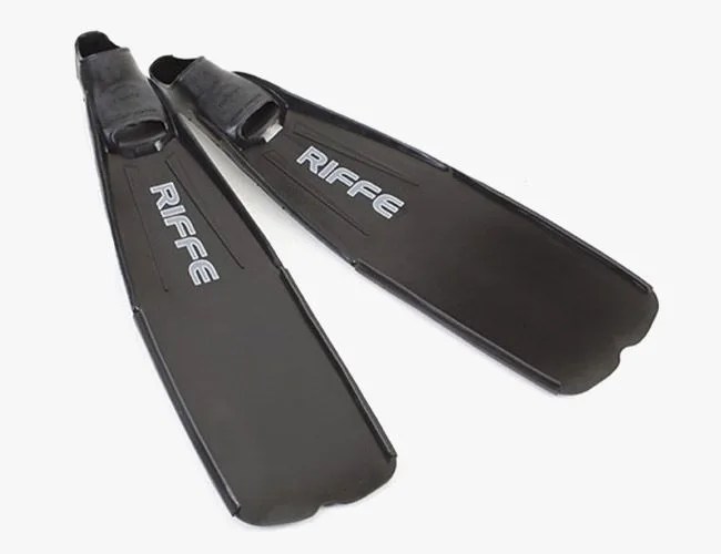 Riffe-Silent-Hunter-Fins-Gear-Patrol