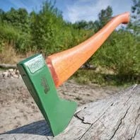 Hudson-Bay-Axe-Gear-Patrol