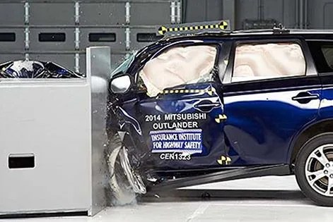 Mitsubishi-Outlander-Gear-Patrol-Sidebar