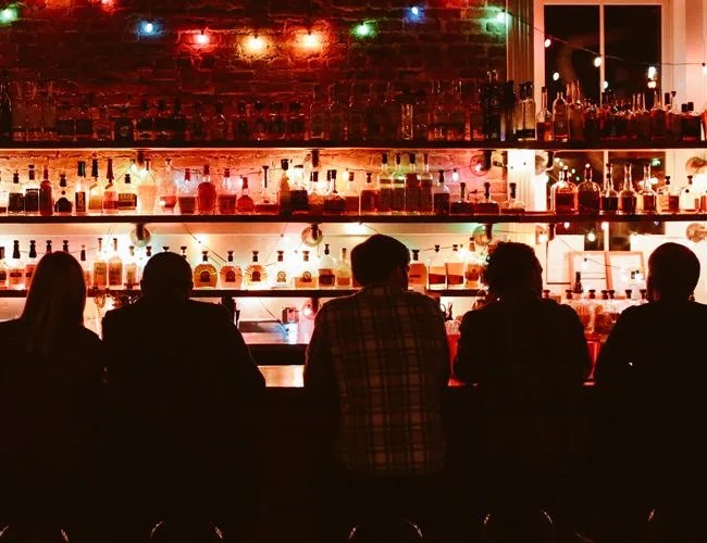 How-Kentuckians-Drink-Their-Bourbon-Gear-Patrol-Lead