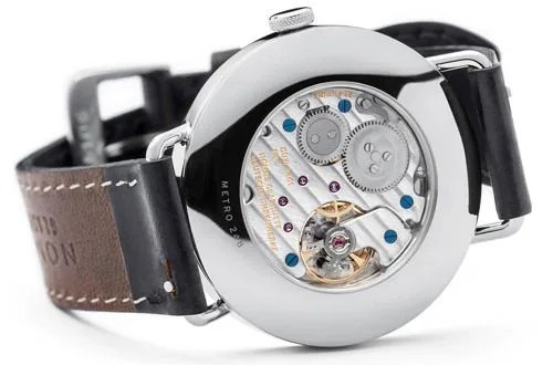 Nomos-Metro-Gear-Patrol-Ambiance-500