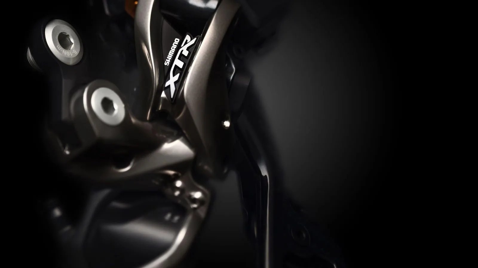 Shimano-XTR-Di2-Gear-Patrol-Lead-Full-Right