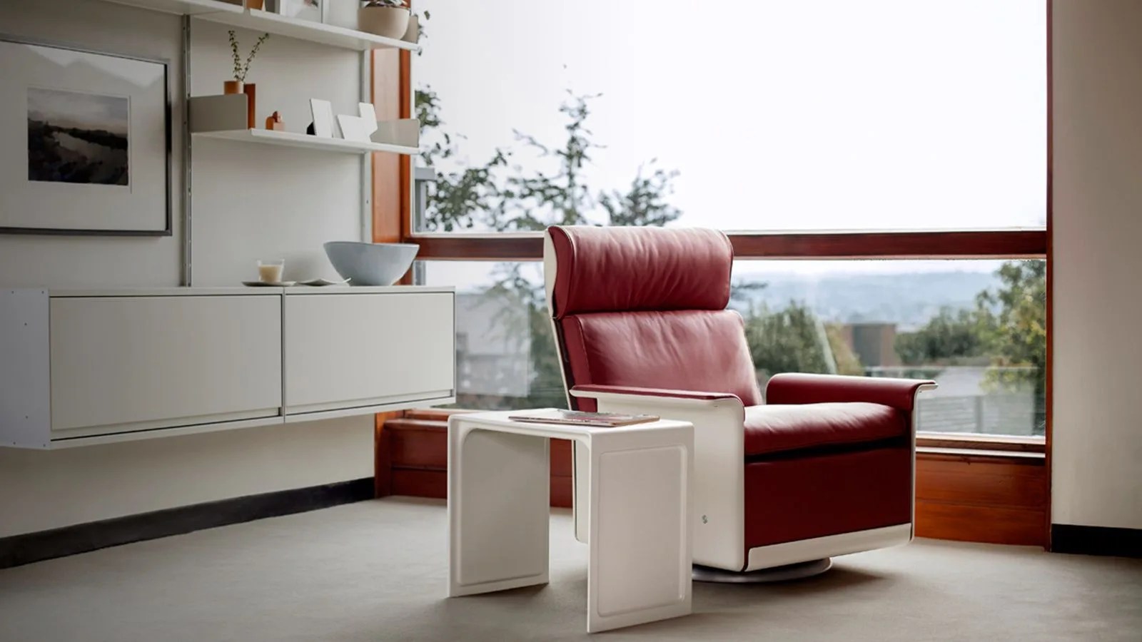 VITSOE-621-SIDE-TABLE-GP100-Gear-Patrol-Lead-Full-Left