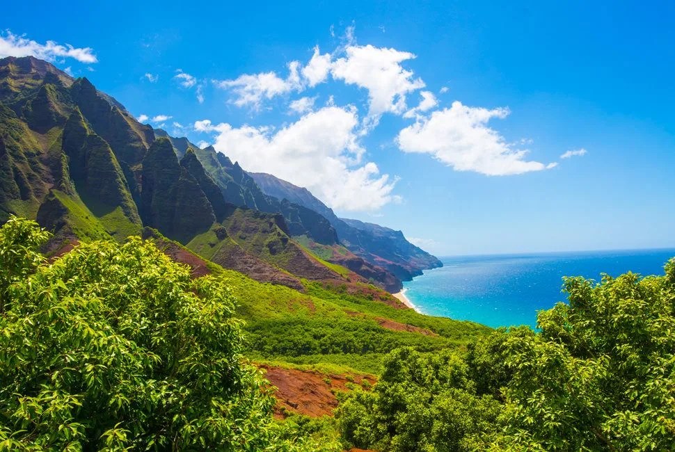 Kalalau-Trail-Gear-Patrol-LEad-Full-AJ-Bertone