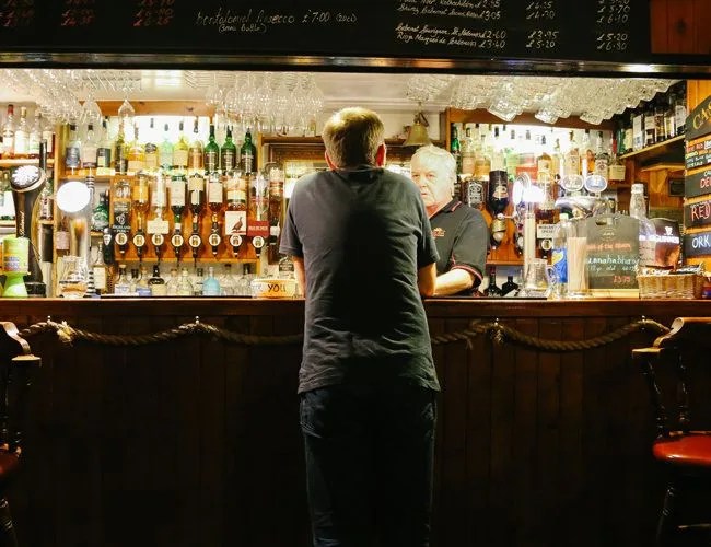 Oldest-Bar-In-Skye-Gear-Patrol-Lead