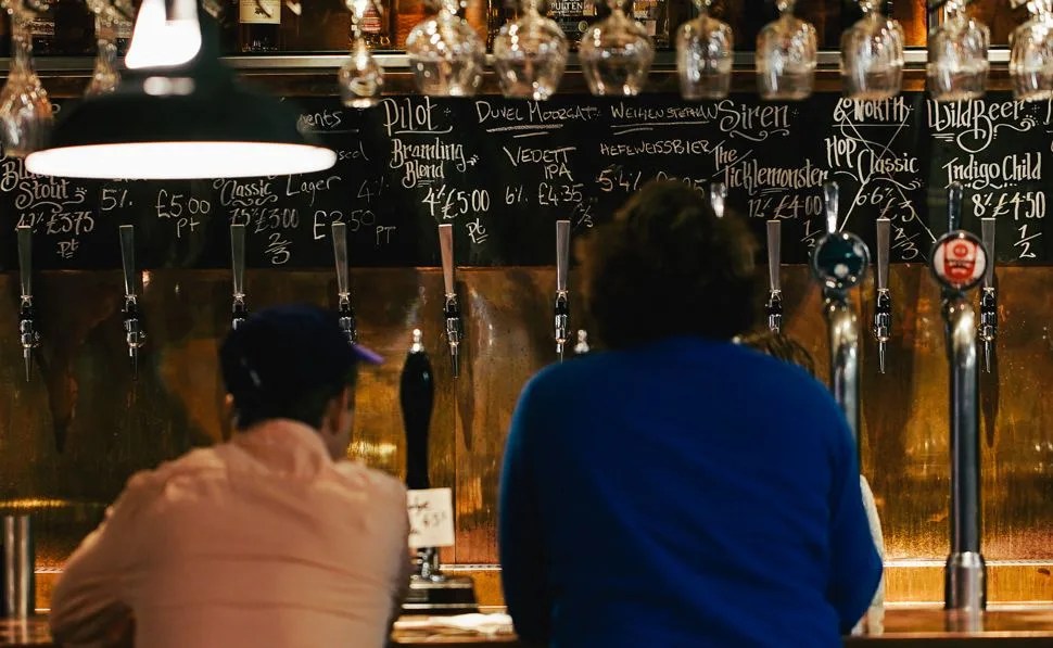 Rise-of-Scottish-Beer-Gear-Patrol-Ambiance-2