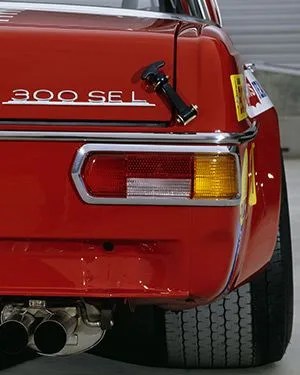 Mercedes-Benz-300-SEL-63-AMG-Gear-Patrol-Ambiance-1