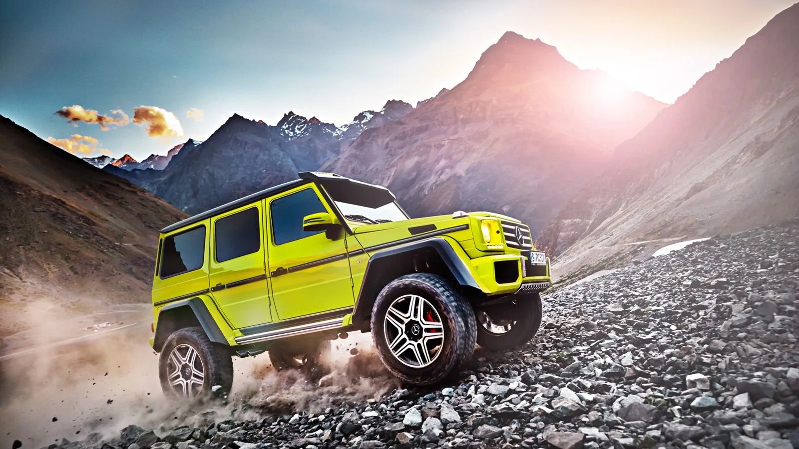 2015-mercedes-benz-g500-4×42-gear-patrol-lead-1600×900