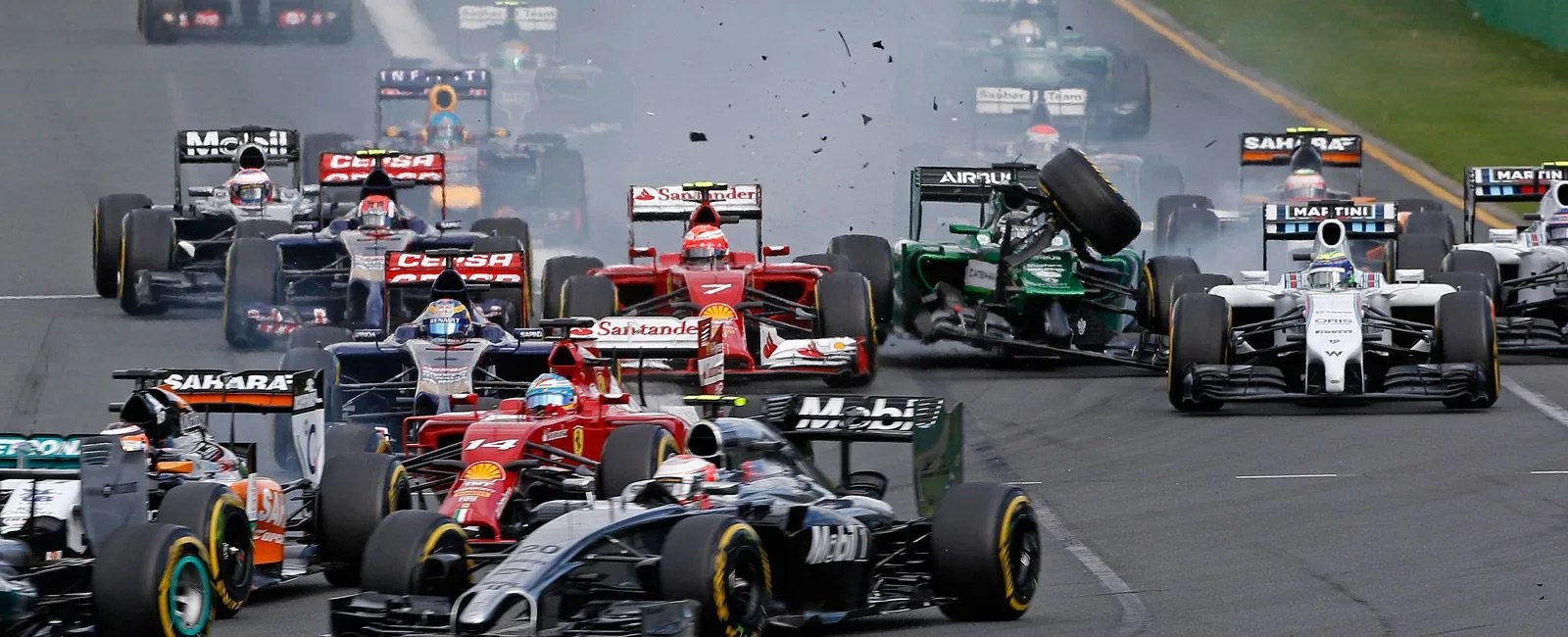 MOTORSPORT - F1 2014 - GRAND PRIX OF AUSTRALIA - MELBOURNE (AUS) - 14 TO 17/03/2014 - PHOTO : FRANCOIS FLAMAND / DPPI - 
START CRASH KOBAYASHI KAMUI (JPN) / CATERHAM RENAULT CT05 - ACTION MASSA FELIPE (BRA) - WILLIAMS F1 MERCEDES FW36 - ACTION CRASH
