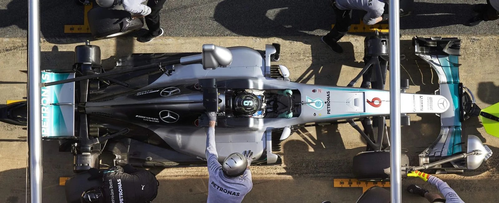 F1-Update-Gear-Patrol-Ambiance-2