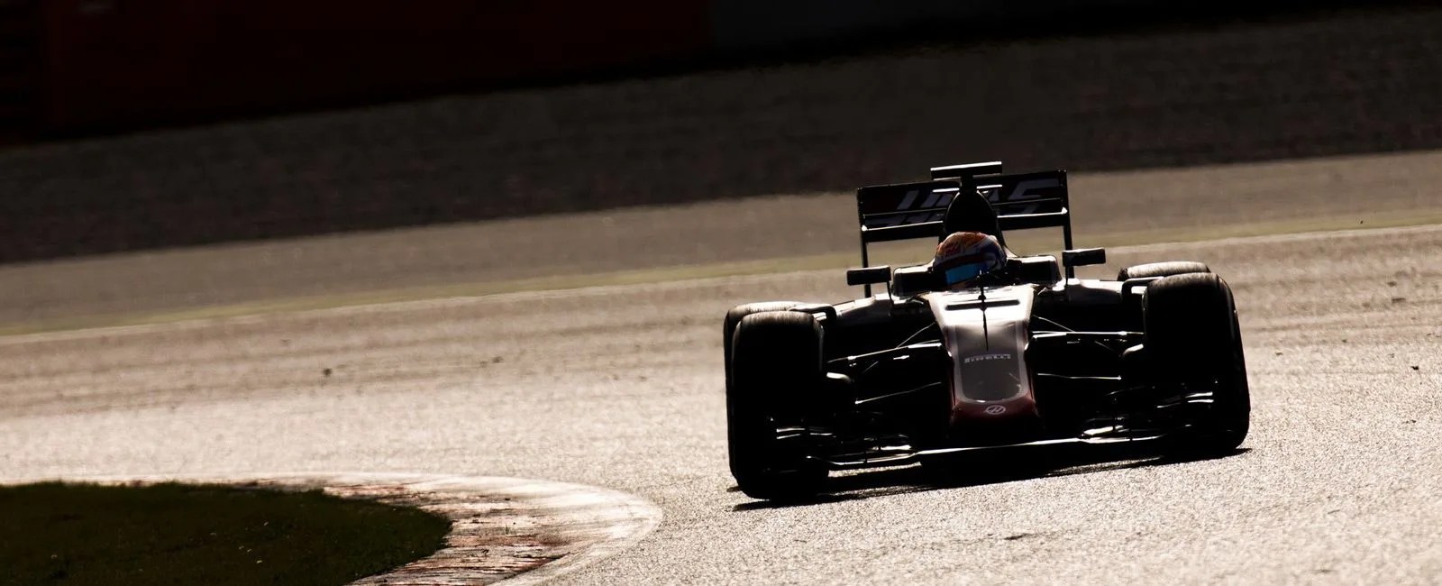 F1-Update-Gear-Patrol-Ambiance-3
