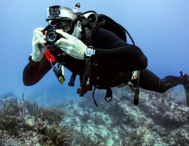 Nikonos-Gear-Patro-LEAD