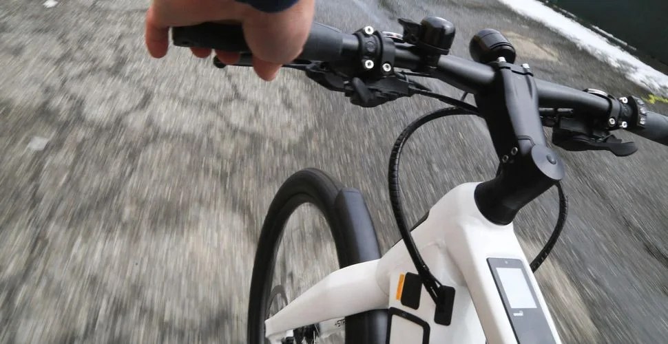 Stromer-ST2-Gear-Patrol-Ambiance