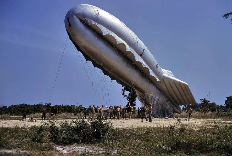 kchrome-gear-patrol-blimp