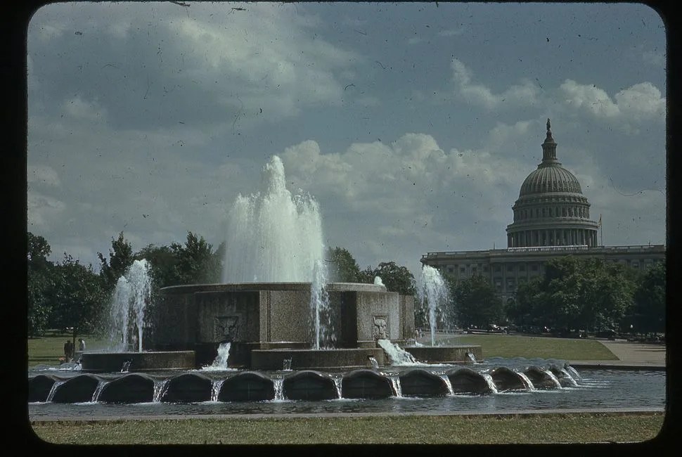 kchrome-gear-patrol-fountain