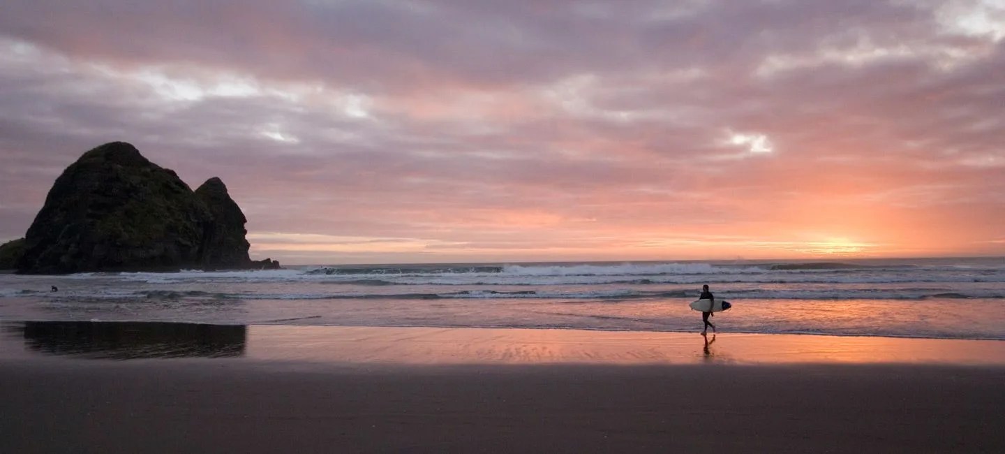 Leaving Piha Beach, Auckland, New Zealand