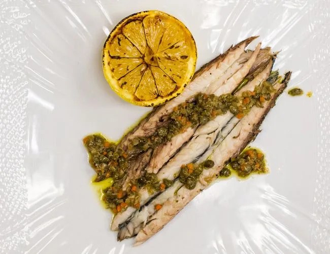 Grill-Whole-Fish-Gear-Patrol-Lead-1