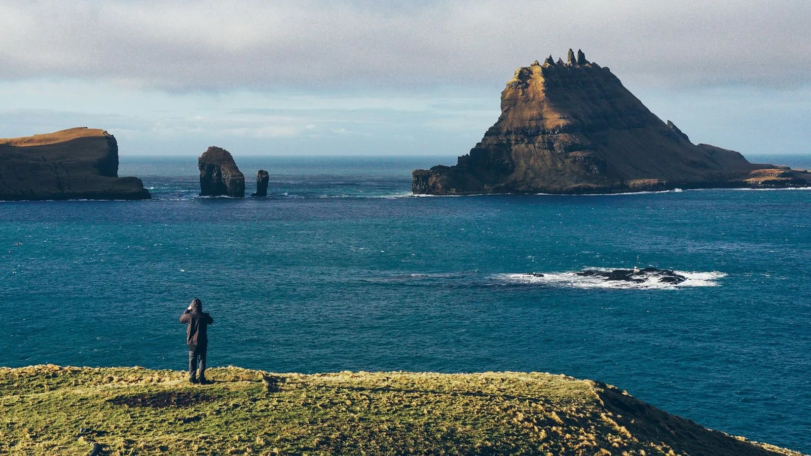 Faroe-Ambiance-Gear-Patrol-Watchman-Tall