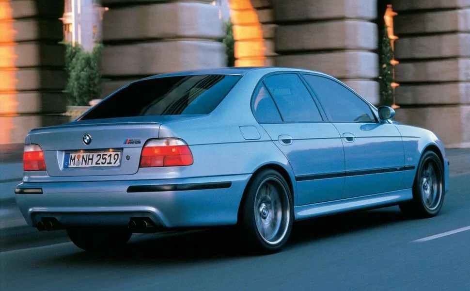 BMW-E39-M5-Gear-Patrol-Ambiance-1