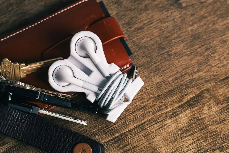 Headphone-Holder-Gear-Patrol