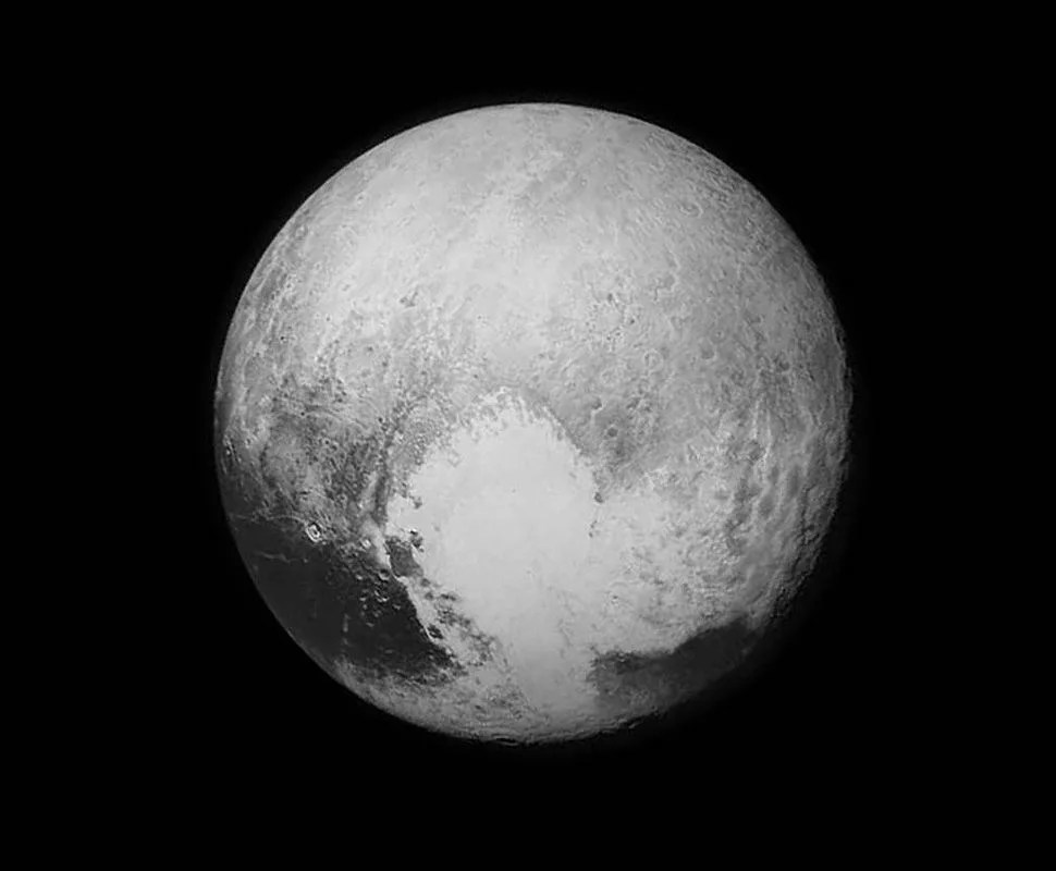 pluto-nasa-new-horizons-gear-patrol-lead-full